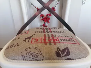 Seggiole Crossback Thonet in legno e iuta