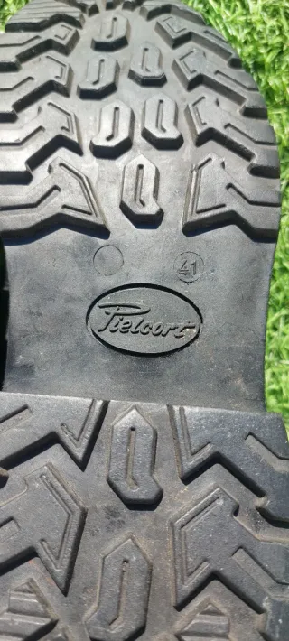 Botas negras de piel