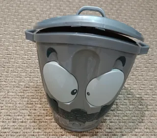 Juego Speedy Bin Cubo a la Fuga