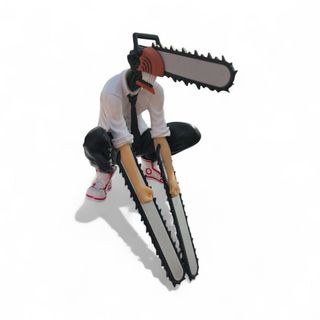 Figura de Chainsaw Man Crouching battle pose