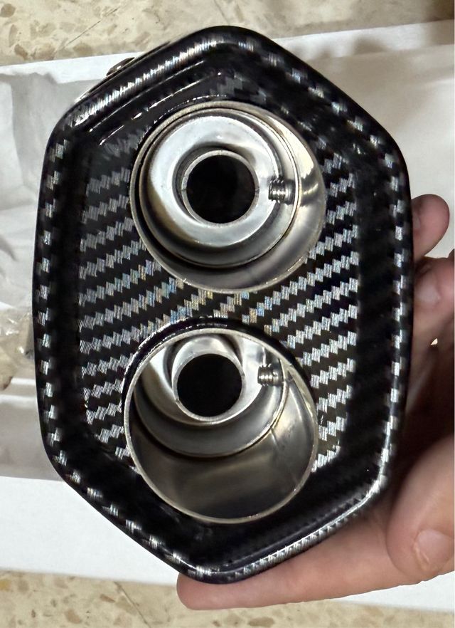 Escape Akrapovič Universal