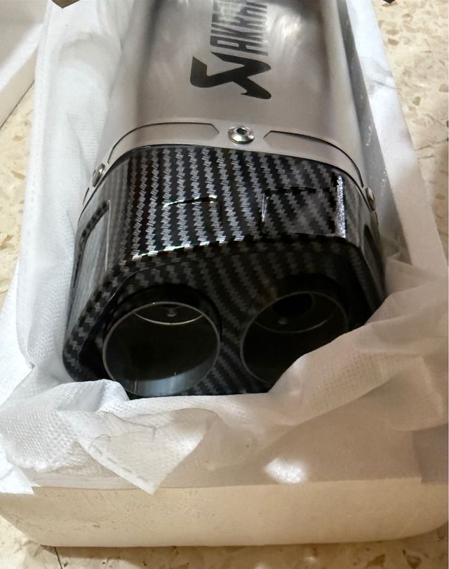 Escape Akrapovič Universal