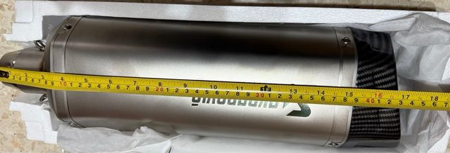 Escape Akrapovič Universal