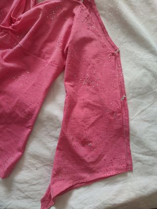 Blusa fiesta rosa con pedrería