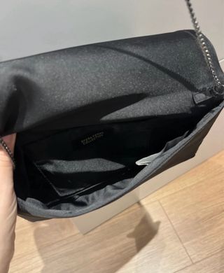 Bolso de fiesta plateado con pedrería