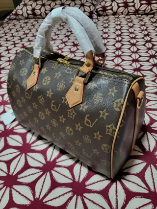 Bolso marrón con estampado