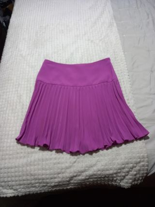 Falda corta plisada Roberto Verino morada