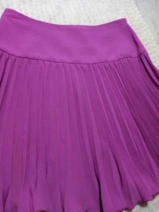 Falda corta plisada Roberto Verino morada