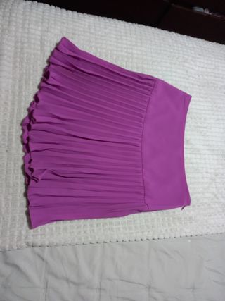 Falda corta plisada Roberto Verino morada