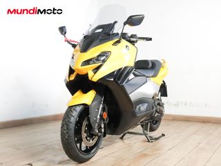 YAMAHA T-MAX 560