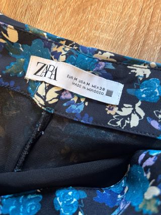 Falda Zara drapeada floral