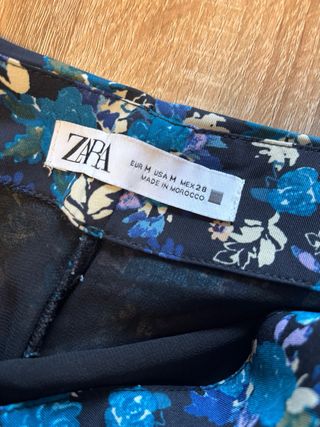 Falda Zara drapeada floral