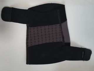 Ginocchiere ortopediche elastiche, una per post-op