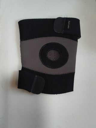 Ginocchiere ortopediche elastiche, una per post-op