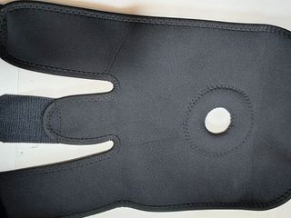 Ginocchiere ortopediche elastiche, una per post-op