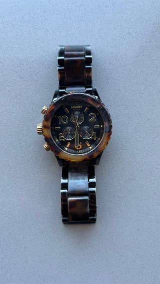 Reloj Nixon Tortoise y Dorado