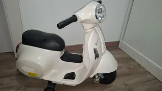 Vespa Eléctrica Infantil