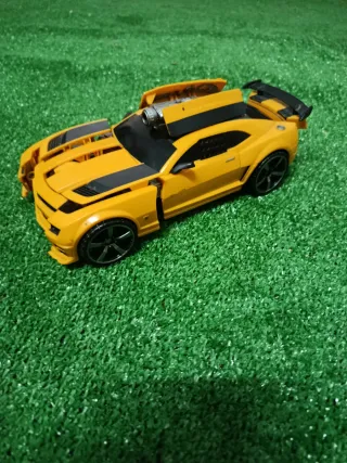 Coche de juguete amarillo, Chevrolet