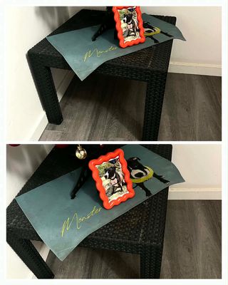 Mesa auxiliar negra exterior.