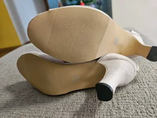 Zapatos tacón beige talla 35