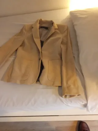 Chaqueta Zara Beige con coderas