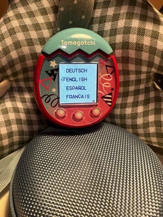 Tamagotchi con funda protectora