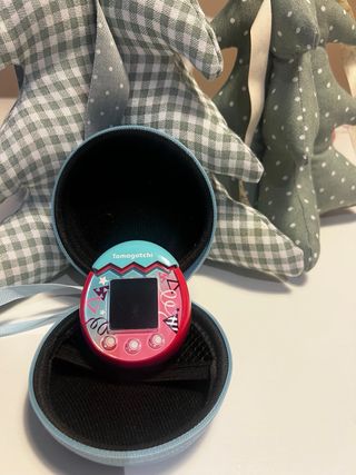 Tamagotchi con funda protectora