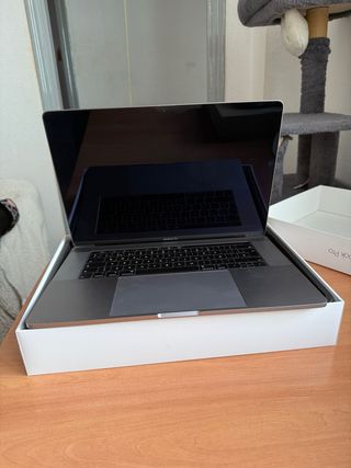 MacBook Pro 15’’ i7 16GB RAM 500GB SSD (2017-2018)
