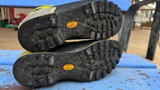 Botas de montaña Asolo negras y verdes