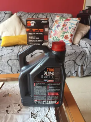 Aceite Motul 7100 10W-30 4L y Filtro K&N CB500X