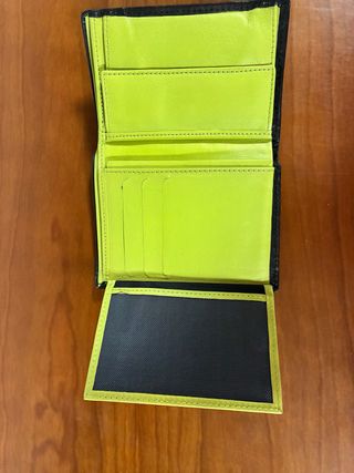 Cartera de hombre piel negra y verde
