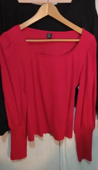 Maglietta Shein manica a sbuffo scollo quadrato