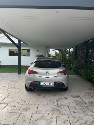 Opel Astra gtc 2013
