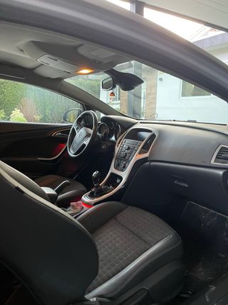 Opel Astra gtc 2013