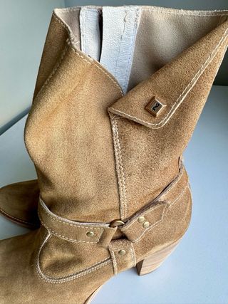 Stivaletti Nero Giardini camoscio marrone