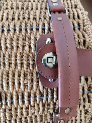 Cesta picnic antigua de ratán