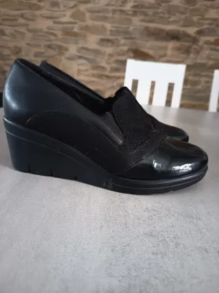 Botines negros de cuña