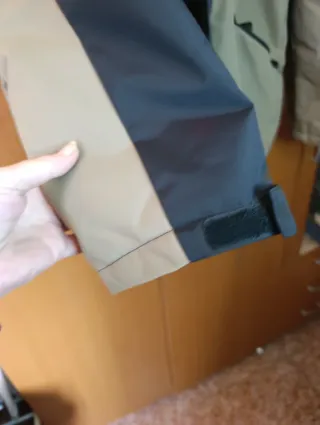 Chaqueta de invierno Primark beige y negra