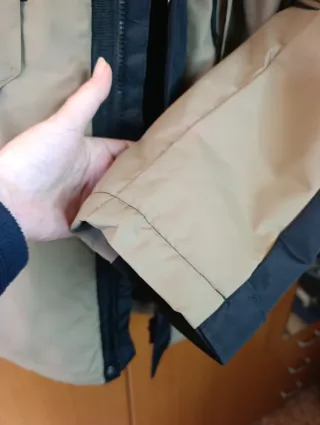 Chaqueta de invierno Primark beige y negra