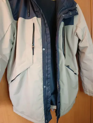 Chaqueta de invierno Primark beige y negra