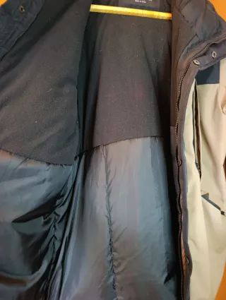 Chaqueta de invierno Primark beige y negra