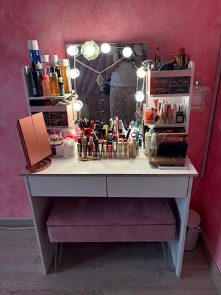 Tocador con espejo y luces LED