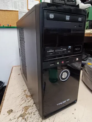 Pc sobremesa clónico AMD - 4gb ram