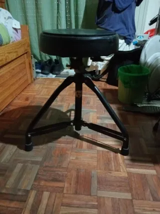 Banqueta Batería Ajustable Guil Acero.