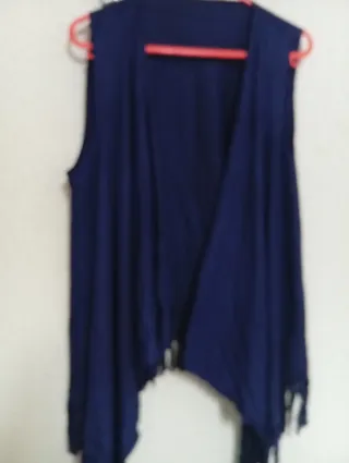 Chaleco tela con flecos caída preciosa