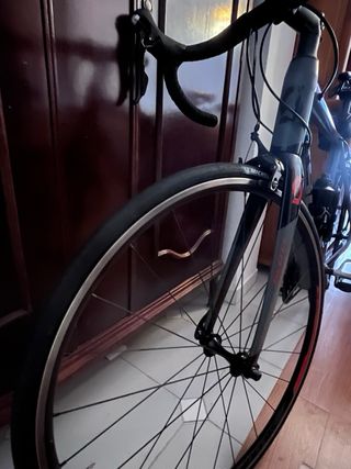 Bicicleta de carretera Scott + cámaras de recambio