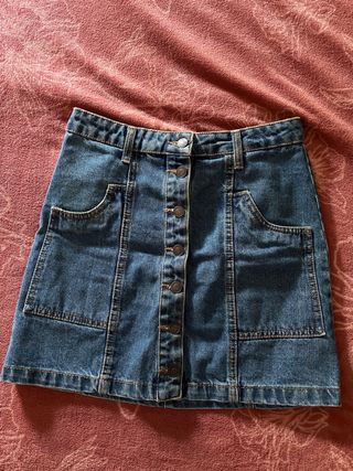 Falda vaquera con botones