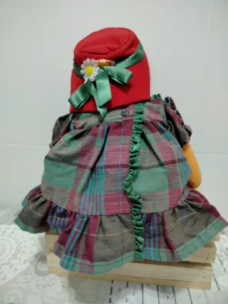 Muñeca artesanal hecha a mano