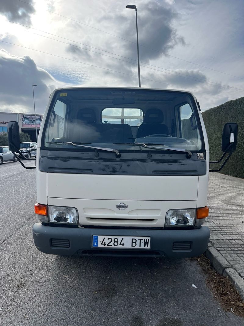 Nissan Cabstar - foto 1