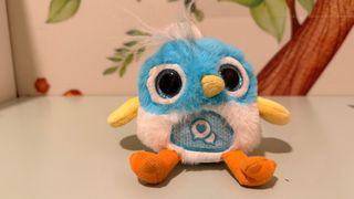 Pájaro peluche que repite voz